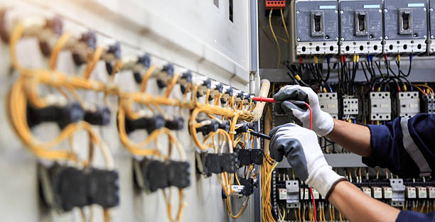 Professional Electrician technician working in Roseville, MN